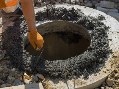 alcantarillado que necesita mantenimiento o reparación